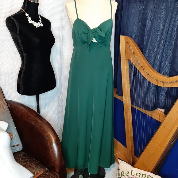 NWOT!!  Alva Q Tie Front Cutout Maxi - Picture 2 of 13